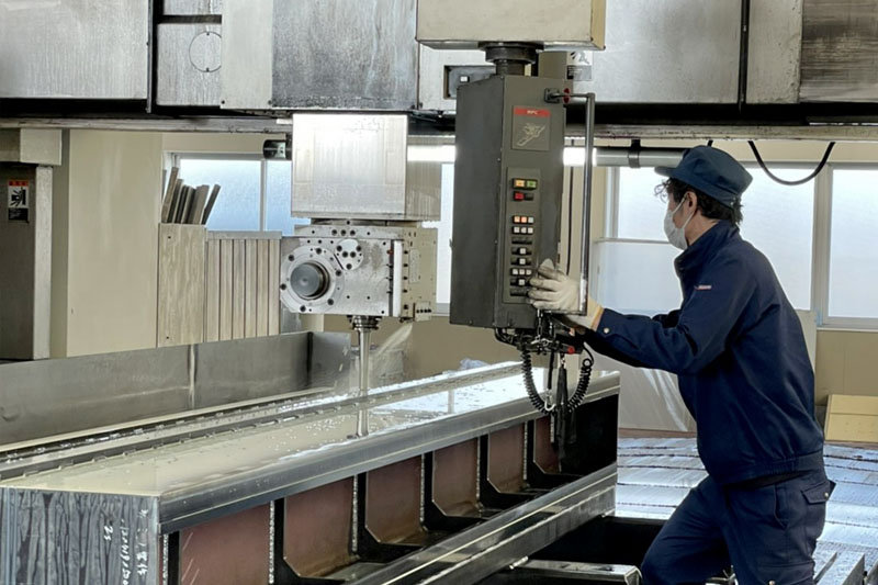 マシニングセンターの充実